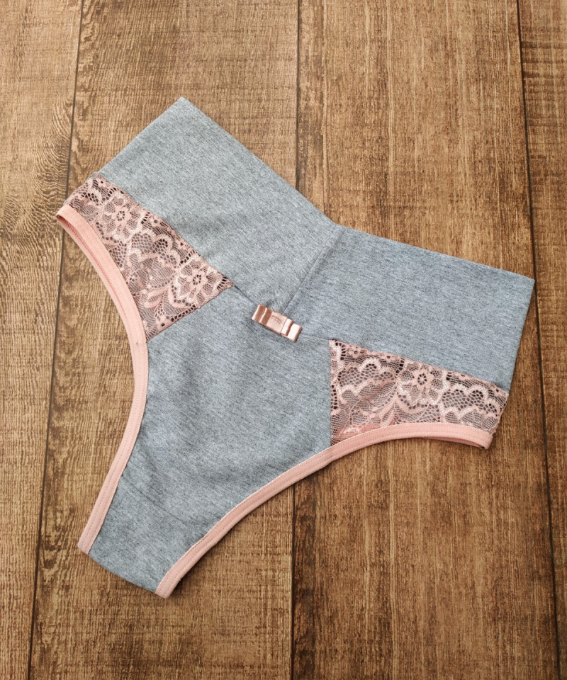 Calcinha Zambelli romance