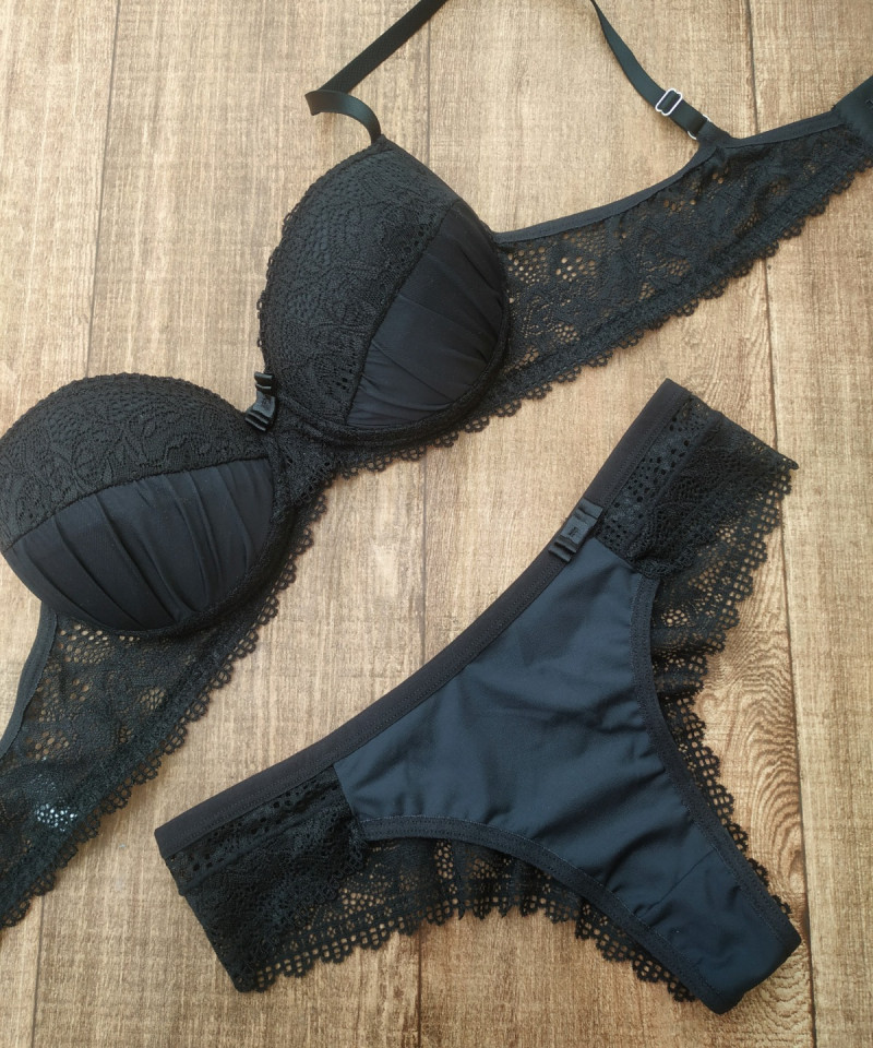 Conjunto Maysa preto detalhe