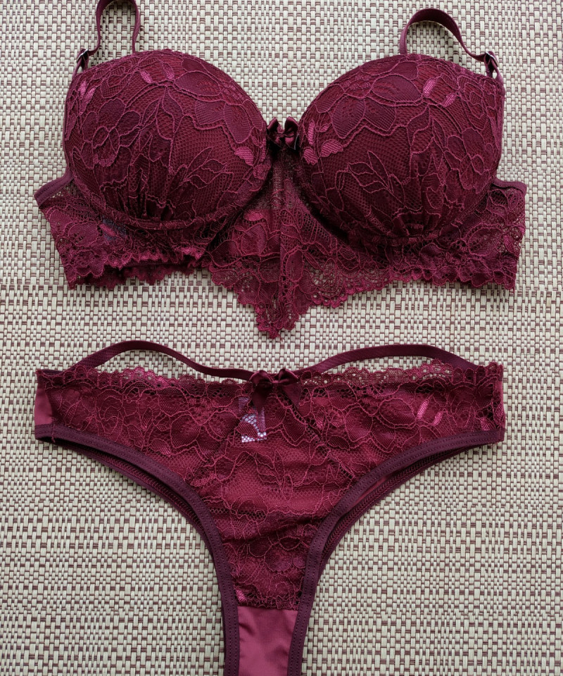 Conjunto Roberta rubro