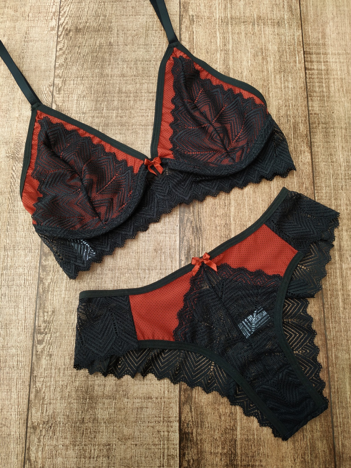 Conjunto Talita - Preto/Terra, P
