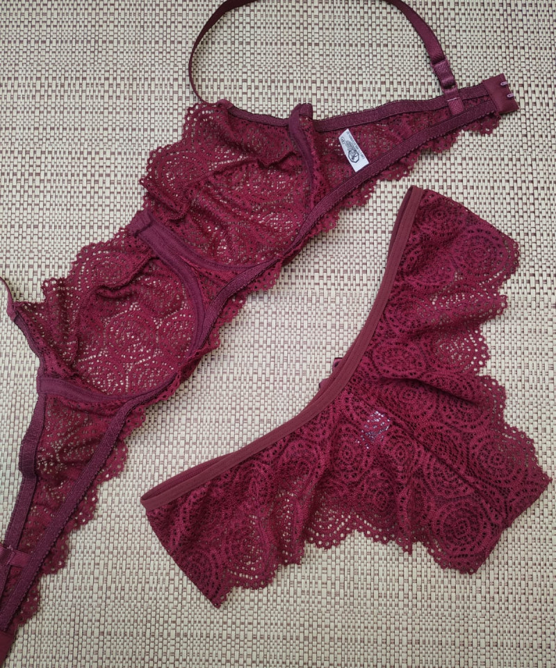Conjunto Thayene 13 Conjunto Thayene rubro costas