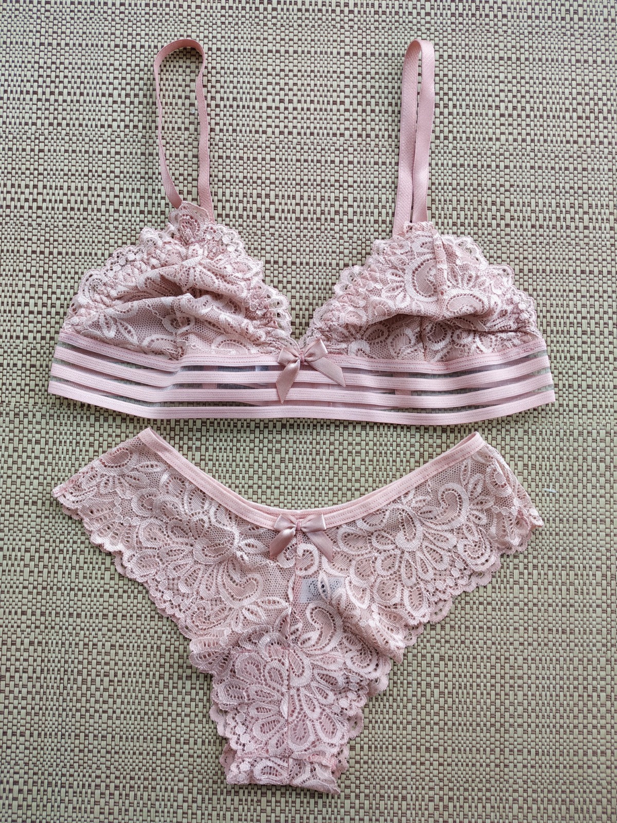 Conjunto sem bojo Anitta 8 Conjunto sem bojo Anitta calcinha barata scaled scaled